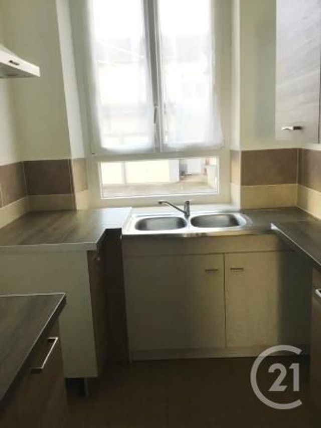 Appartement F4 à louer - 4 pièces - 85.85 m2 - VERDUN - 55 - LORRAINE - Century 21 L'Immobilière Verdunoise