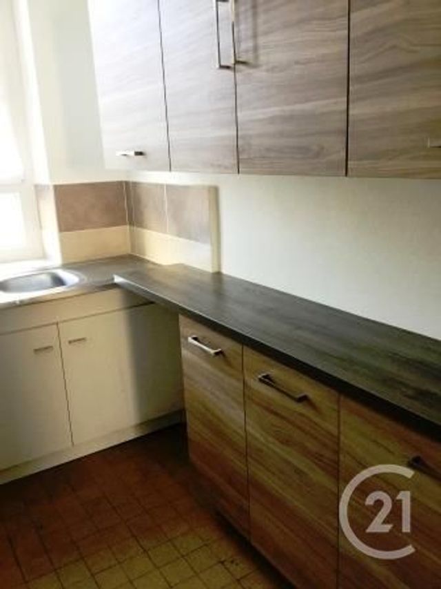 Appartement F4 à louer - 4 pièces - 85.85 m2 - VERDUN - 55 - LORRAINE - Century 21 L'Immobilière Verdunoise