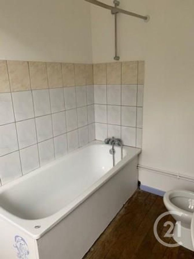 Appartement F2 à louer - 2 pièces - 49.0 m2 - VERDUN - 55 - LORRAINE - Century 21 L'Immobilière Verdunoise