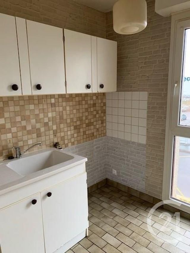Appartement F2 à louer - 2 pièces - 36.0 m2 - VERDUN - 55 - LORRAINE - Century 21 L'Immobilière Verdunoise