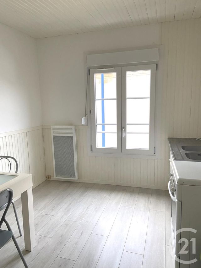 Appartement F1 bis à louer - 2 pièces - 26.0 m2 - VERDUN - 55 - LORRAINE - Century 21 L'Immobilière Verdunoise