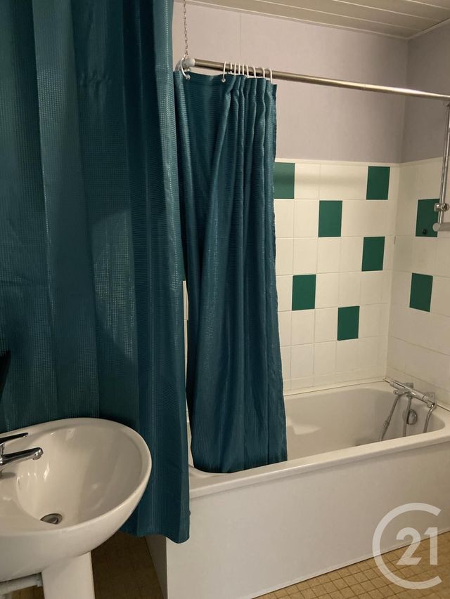 Appartement F4 à louer - 4 pièces - 67.25 m2 - VERDUN - 55 - LORRAINE - Century 21 L'Immobilière Verdunoise