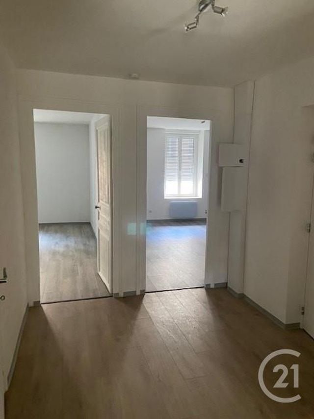 Appartement T3 à louer - 3 pièces - 87.0 m2 - VERDUN - 55 - LORRAINE - Century 21 L'Immobilière Verdunoise