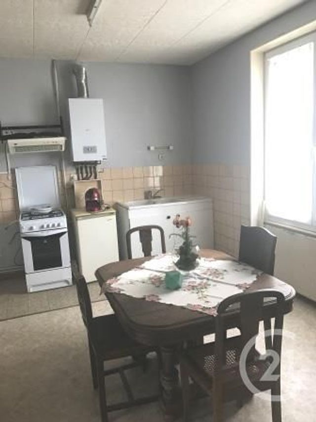 Afficher la photo en grand Appartement F2 à louer - 2 pièces - 47.0 m2 - VERDUN - 55 - LORRAINE - Century 21 L'Immobilière Verdunoise