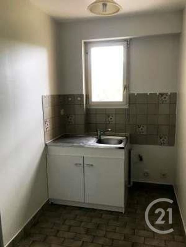 Appartement F2 à louer - 2 pièces - 37.6 m2 - VERDUN - 55 - LORRAINE - Century 21 L'Immobilière Verdunoise